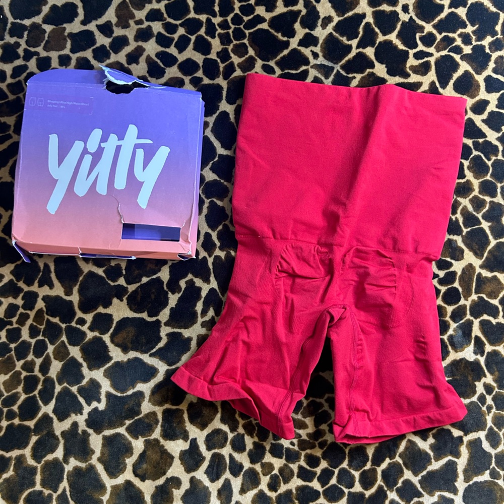 YITTY Nearly Naked Seamless new in opened Package!